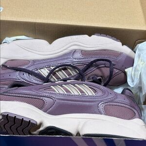 Adidas Mauve and Beige Sneakers